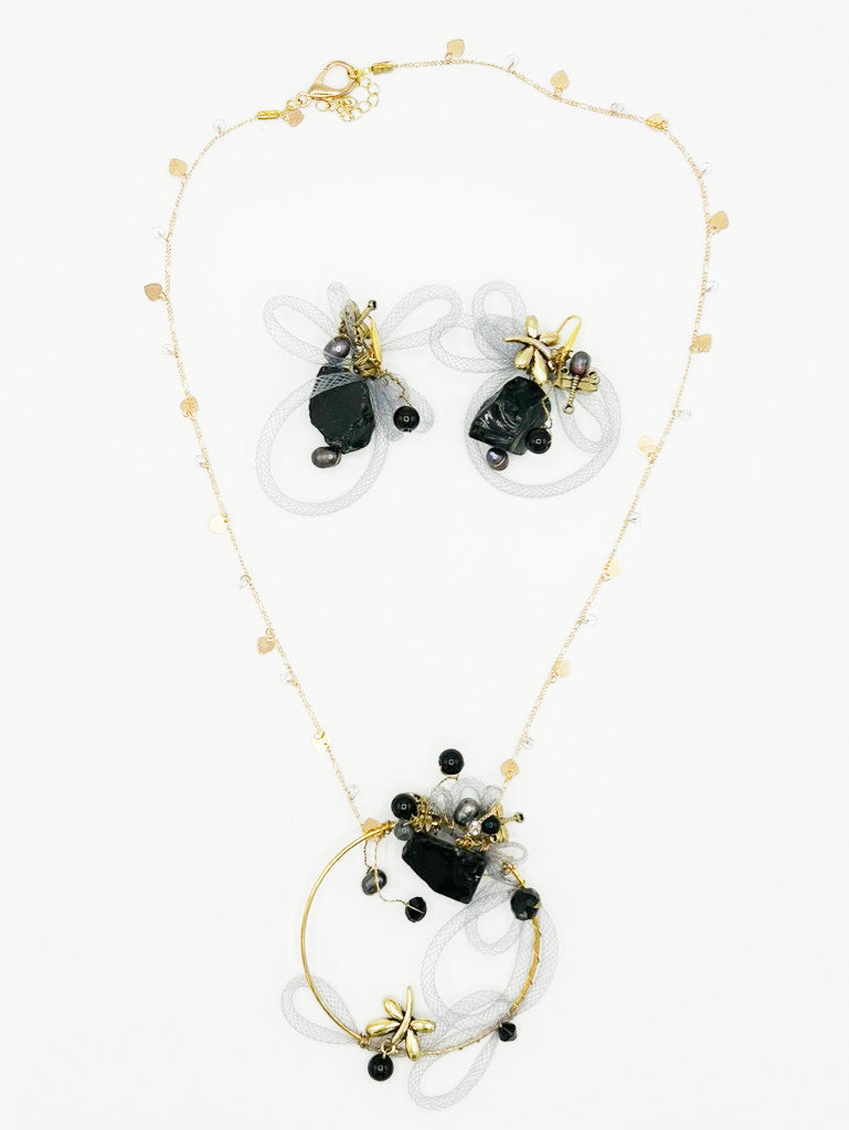 Collar y pendientes en turmalina negra