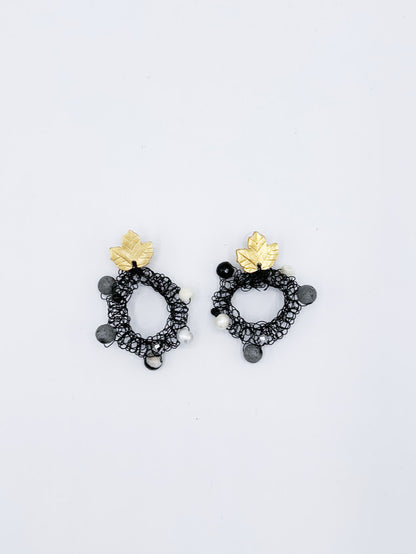 Collar y pendientes en acero negro con piedras volcánicas