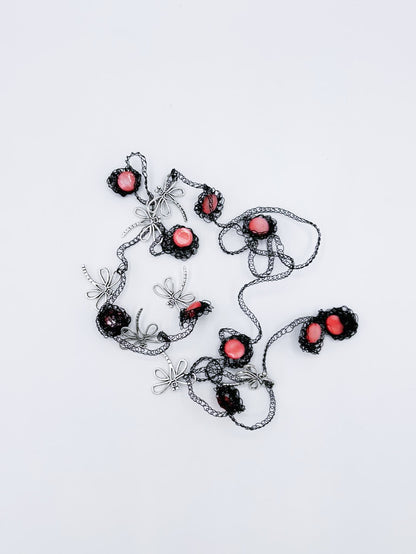Collar Vuelo Escarlata