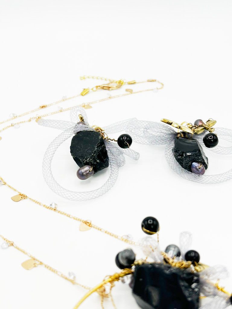 Collar y pendientes en turmalina negra