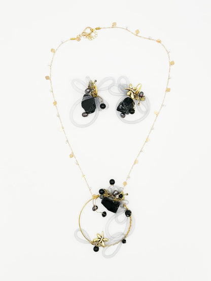 Collar y pendientes en turmalina negra